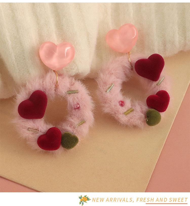 Geometric, Heart Shape Pattern 1 Pair Cute Streetwear Geometric Heart Shape Plush Drop Earrings