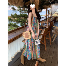 海边度假碎花吊带连衣裙女新款法式复古波西米亚民族风绝美中长裙