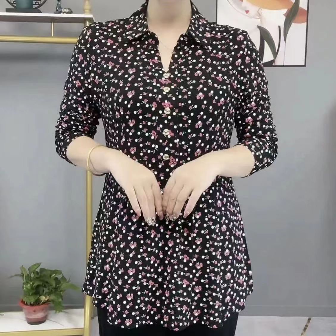 2025 Spring/Autumn New Style Short-Sleeved Pullover Printed Floral Print Shirt, Suitable for Middle-Aged and Elderly Mothers, Concealing Tummy and Slimming Outerwear