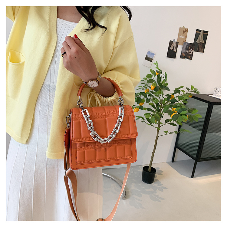 Fashion Retro Thick Chain Lattice Wide Shoulder Strap Messenger Handbag Wholesale Nihaojewelry display picture 11