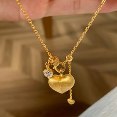 s925纯银拉丝工艺屁桃项链小众设计轻奢闪钻拉丝爱心项链女ins风