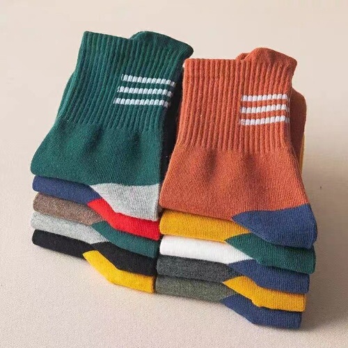 Socks men's mid-length autumn and winter long socks cotton socks long heel protection deodorant sports socks Korean version ins one piece drop shipping