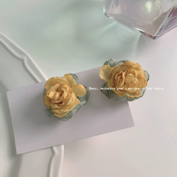 Yellow-green flower earrings (A3318)