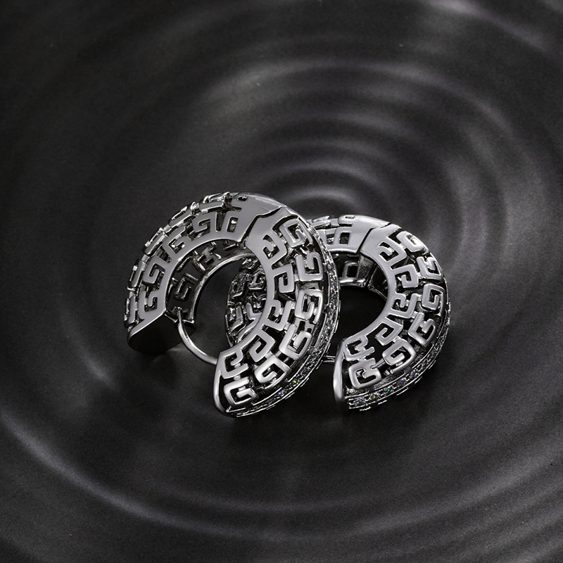 Xuping aleación de cobre moda europea y americana pendientes de personalidad galvanizados pendientes retro de alta gama pendientes de moda para hombres y mujeres