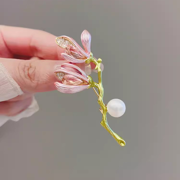 新型レトロ玉蘭ブローチ高級女性気質真珠胸花精致高級感花水晶ピン|undefined