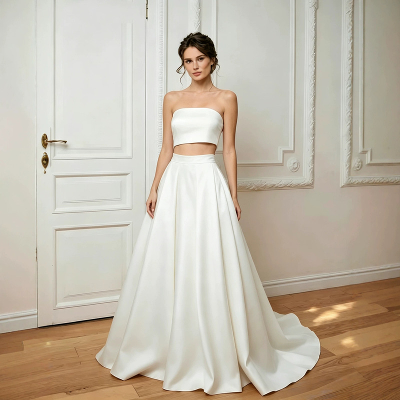 Wedding dress: Simple strapless two-piece wedding dress, high-waisted satin split bridal gown from the factory Wedding dress: Simple strapless two-piece wedding dress, high-waisted satin split bridal gown from the factory