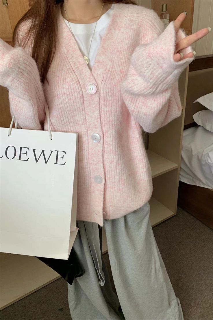 桃知少女软糯v领单排扣毛衣外套女温柔气质早秋针织开衫披肩外搭