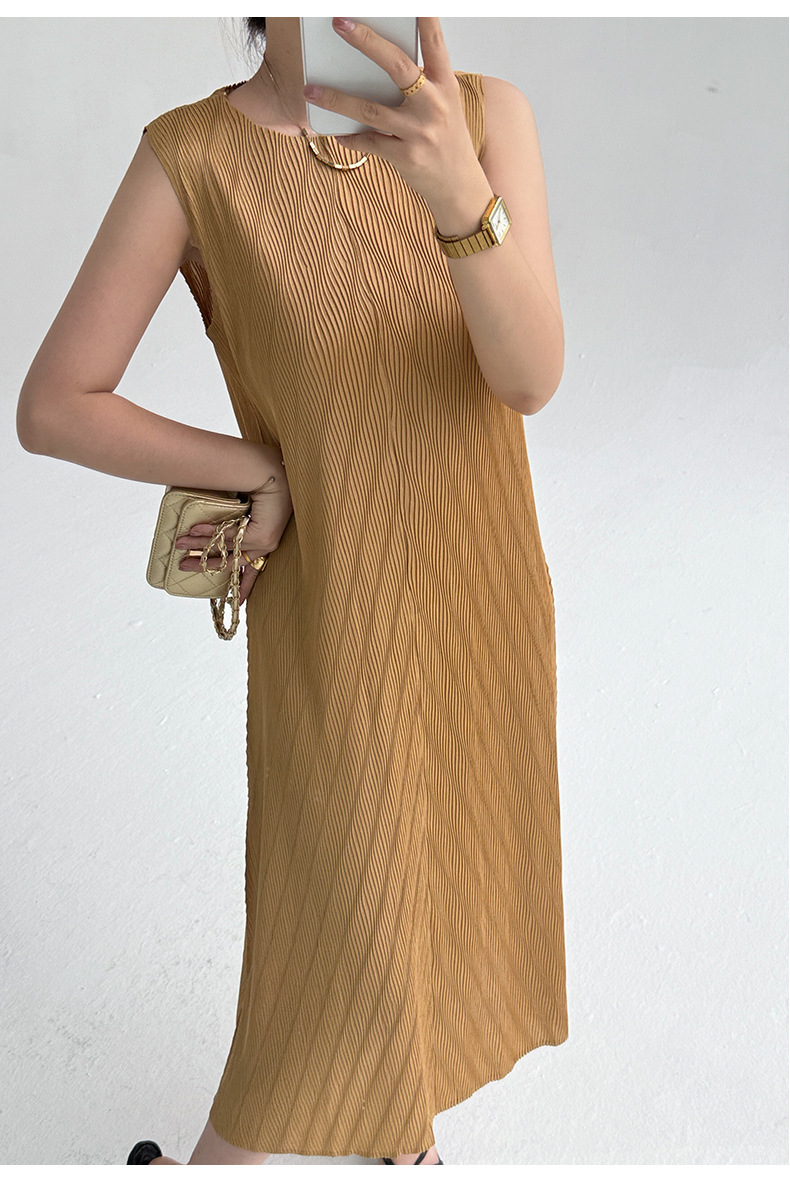 Đầm maxi nữ không tay cổ tròn chất liệu nhăn phong cách hiện đại — màu đen chi tiết 12