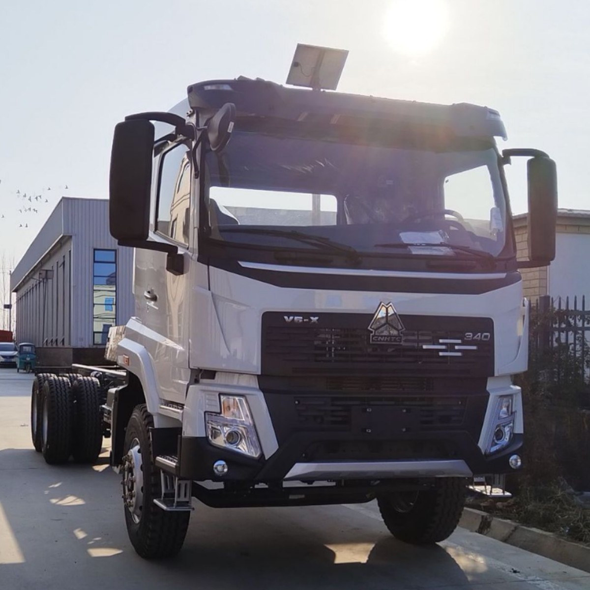 定制中国重汽汕德卡SITRAK平板专用运输车