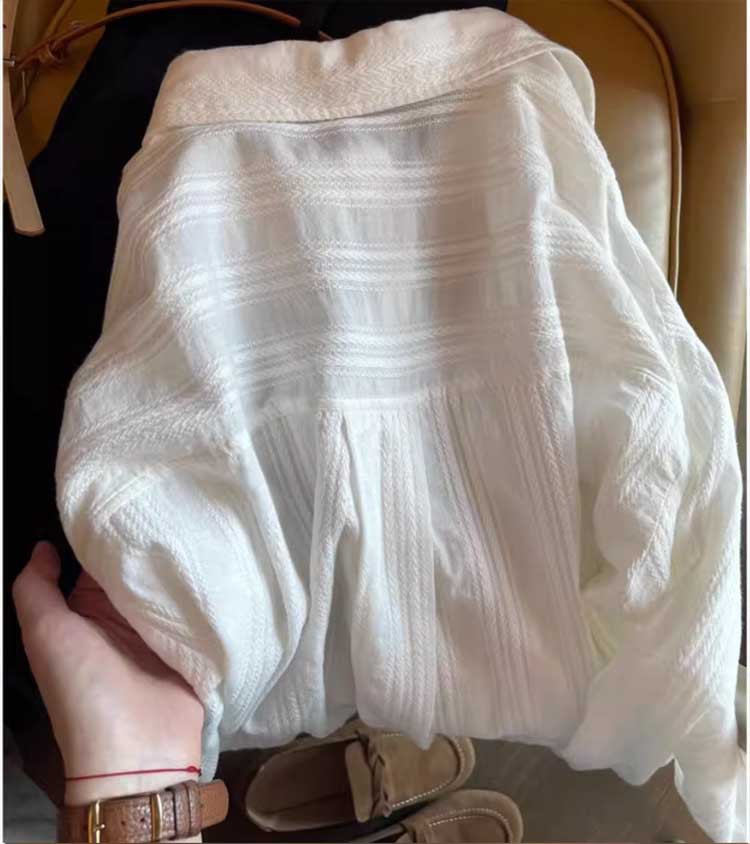Áo sơ mi nữ sọc dọc jacquard phong cách Hàn Quốc, dáng rộng, chất liệu thoáng mát, phù hợp đi làm và dạo phố — màu trắng chi tiết 2