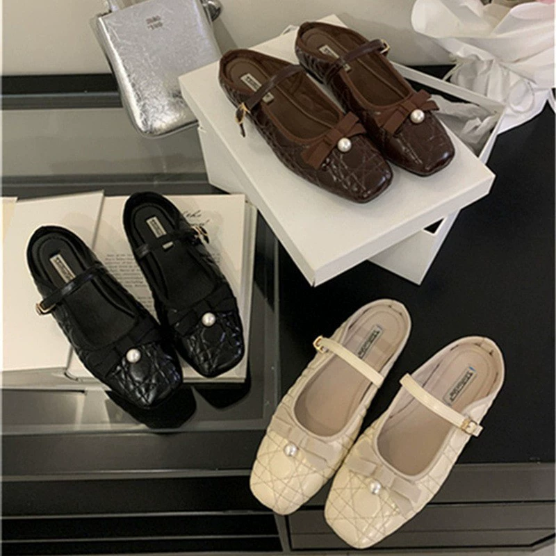 Slippers with diamond pattern with bow with a strap, Chanel style, soft sole, Korean style