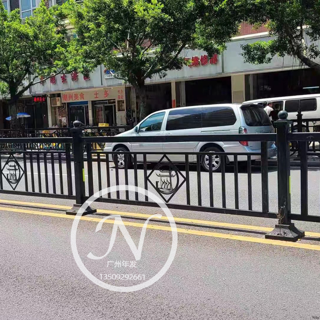 道路黑色市政护栏 人行道锌钢围栏 城市防护隔离围栏 广州厂家