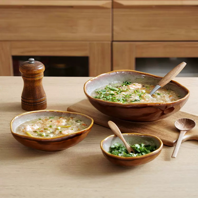 Platos caseros de cerámica creativos transfronterizos irregulares Platos de fiador de carne Platos occidentales de estilo europeo de alto valor bajo vidriado Platos de desayuno