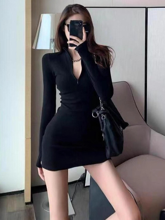 Sexy fitted long-sleeve with zipper