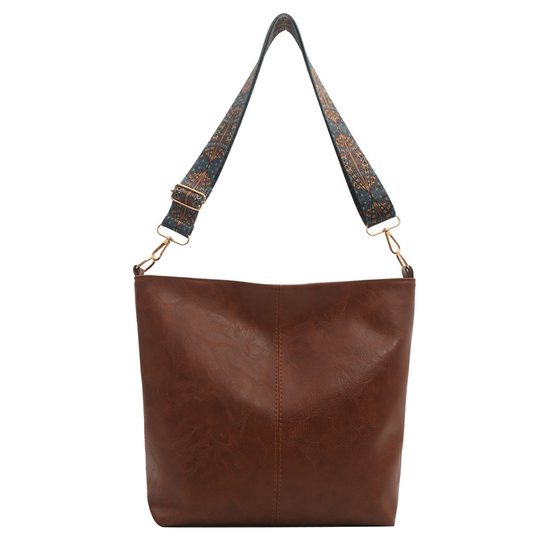 Gran capacidad de superficie suave ocio verano 2024 nueva moda temperamento de tendencia axilar correa de hombro ancha bolso de mujer