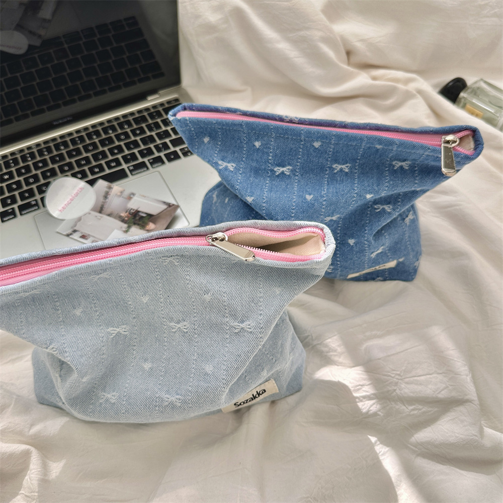 416g Weight Canvas Lining Material Zipper Closure Type / Strap Type Cosmetic Bag Bags Type Holiday, Travel, Daily Occasion Denim Material Bag, Cattle, Knot, Butterfly, Bow Knot Pattern All Seasons Season Women's Gender Cute Style Square Shape Cute Bag Cattle Knot Denim Square Makeup Bags 4