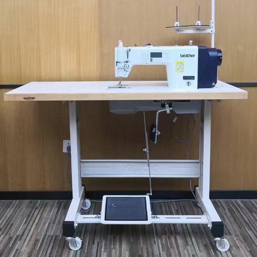 Al por mayor nuevos hermanos japoneses de alta velocidad cuatro automáticos de un solo paso computadora máquina de coser plana máquina de coser industrial fabricantes