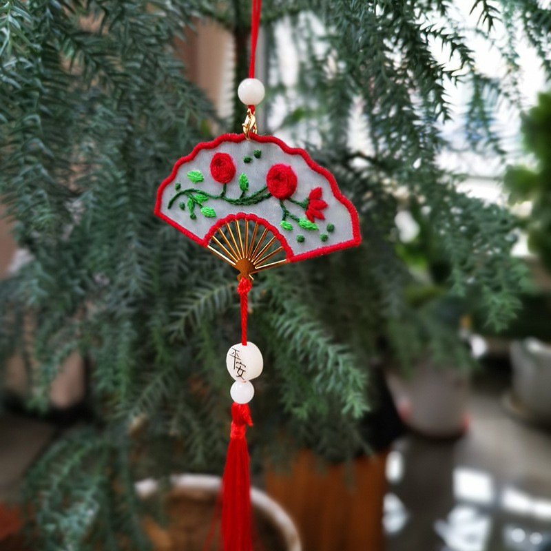 Hilo transparente hecho a mano colgante de doble cara bordado DIY paquete de material bolsita Lu Bordado estilo antiguo bolsita de punto de cruz adornos de coches