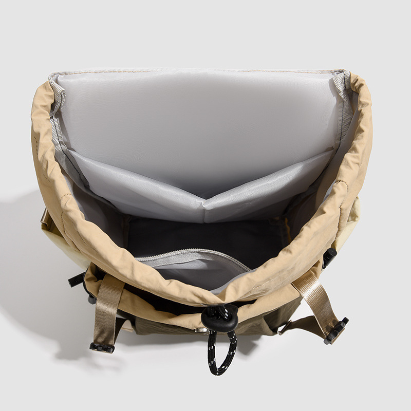 Mochila de viaje transfronteriza nueva mochila femenina de gran capacidad moda ligera impermeable salida simple bolso de ocio de viaje