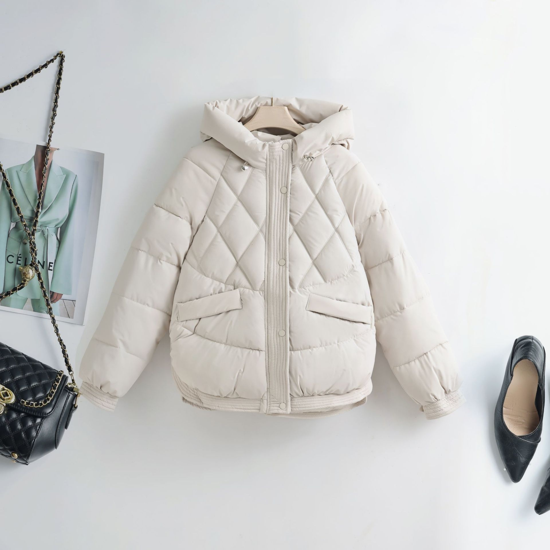 Nuevo hombre pequeño engrosado ropa de algodón 2025 corto invierno suelto estilo coreano de pan de alumno chaqueta chaqueta de algodón