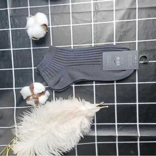 100% Cotton Spring and Autumn Men's Short Socks Casual Sports Northeast Socks Street Vendors Socks Breathable and Comfortable Non-pressing