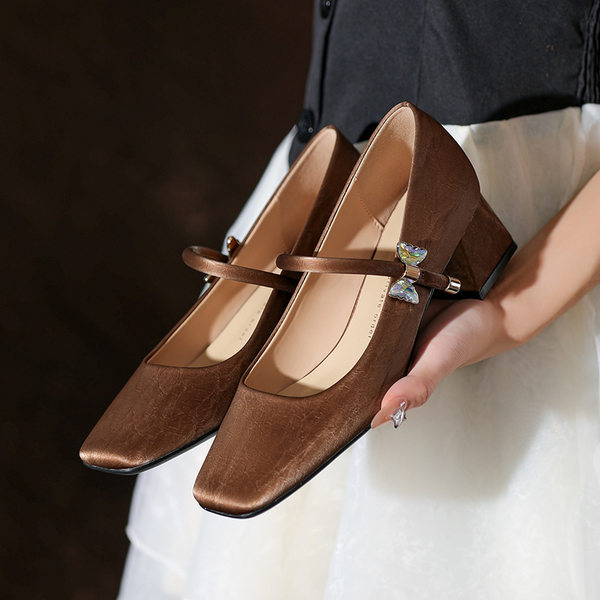 Giày Mary Jane nữ mũi vuông gót thô 3–6 cm, da cừu, quai ngang đính đá hình bướm — Màu nâu, Màu trắng be