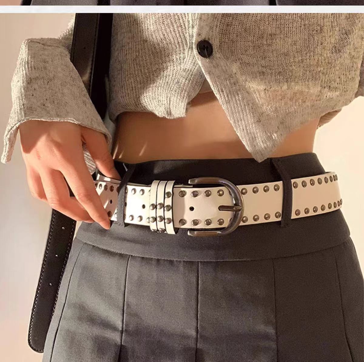 하얀색