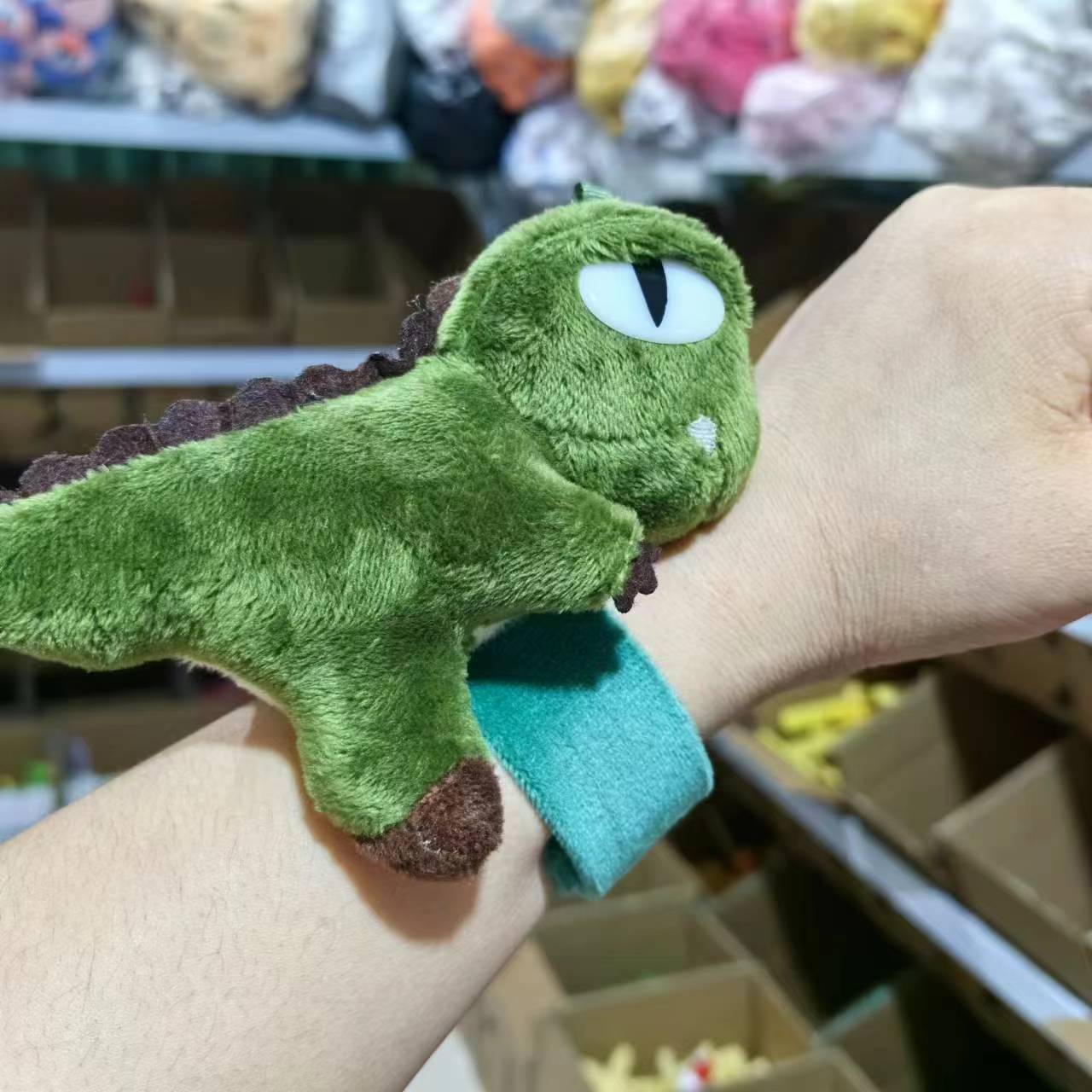 Los dinosaurios se cruzan