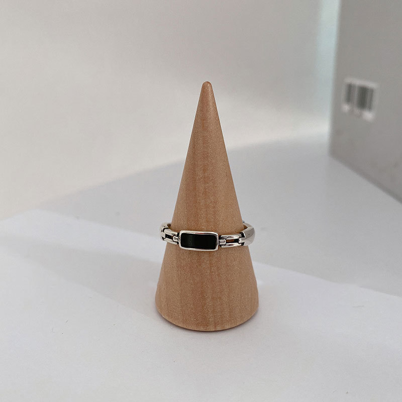 South Korea hollow heartshaped black chain ring wholesalepicture4