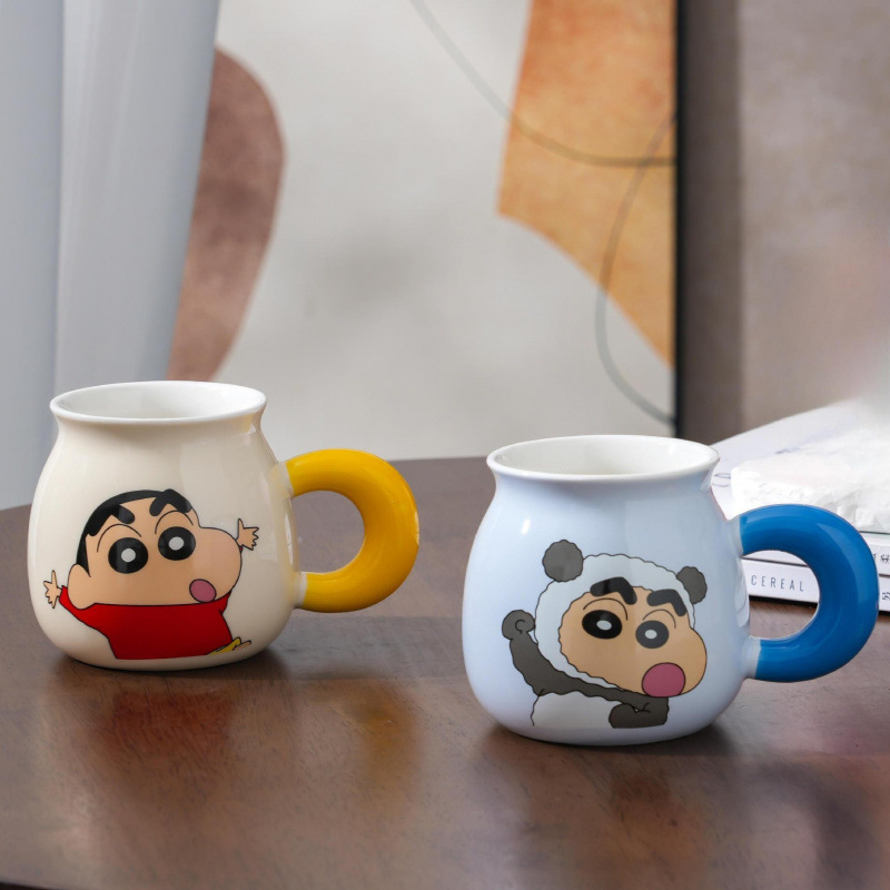 Lápiz pequeño nuevo alto valor facial taza de cerámica de gran capacidad con tapa de oficina taza de hervidor de agua regalo de cumpleaños creativo para niños