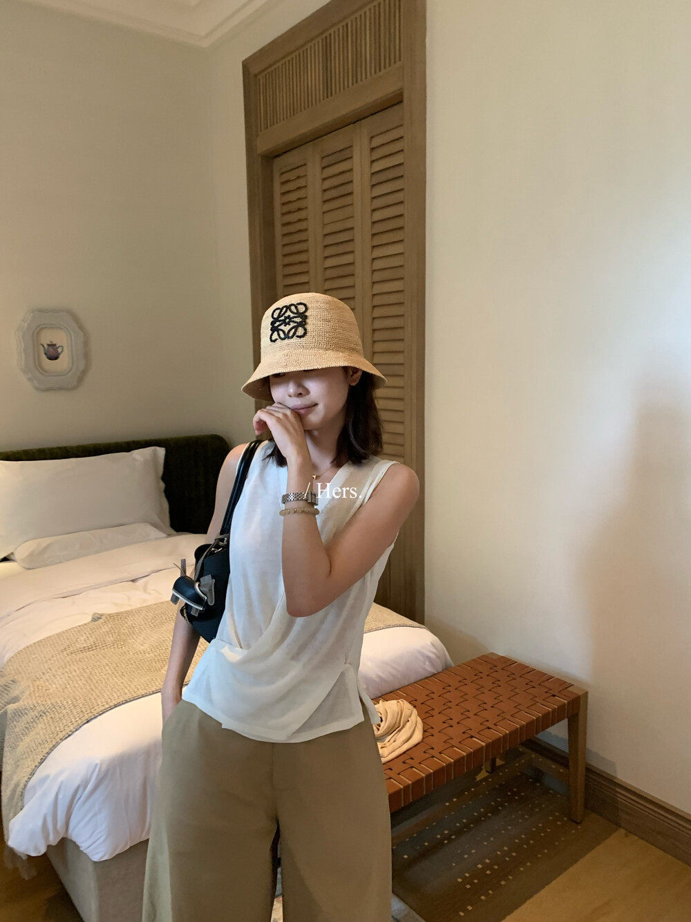 Áo len cổ lọ nữ V-line xếp chéo tay không — màu đen, màu trắng, yến mạch chi tiết 4