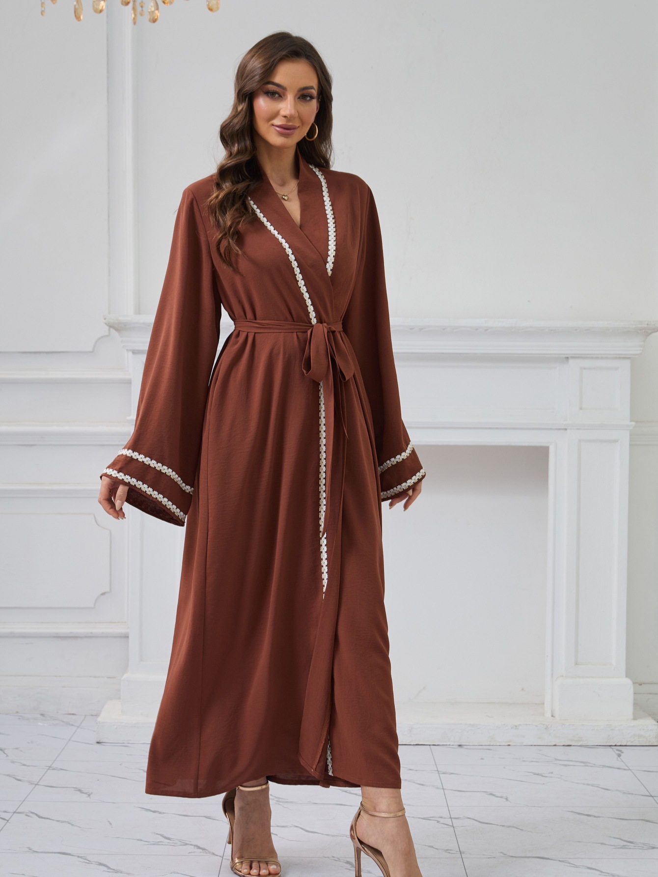 Women's Embroidered Arabic Robe With Bell Sleeves And Waist Belt_ecoleips.com