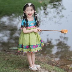 2024夏のオリジナルの漢服の女の子のワンピースの民族風の子供服の幼稚園のショーの服装は代行します。