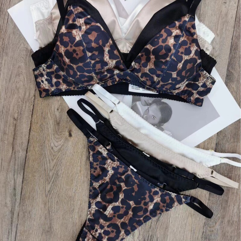 Sexy Women's G-string Underwear Thin Non-marking Satin Non-steel Ring Triangle Cup Big Chest Small Bra suit