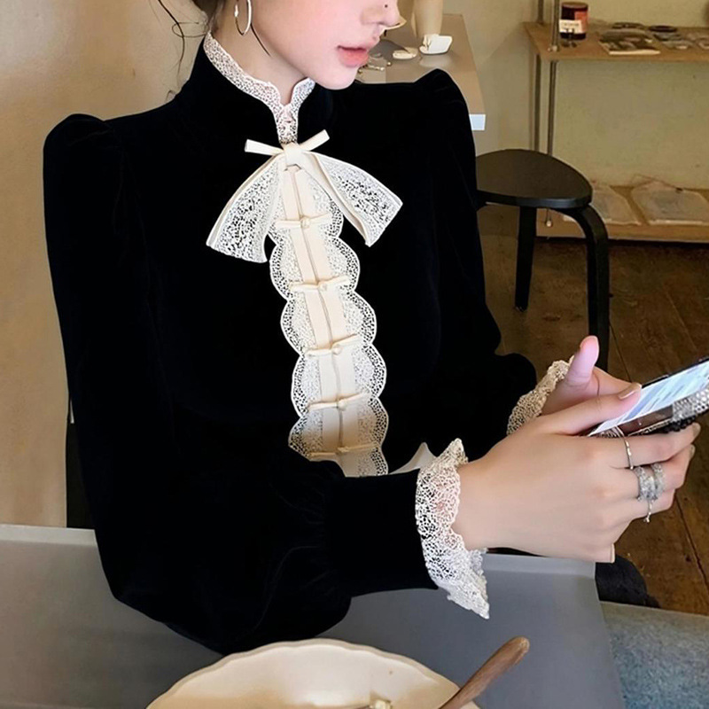 New Chinese Style Retro Lace Splicing Black Velvet Shirt for Women in Autumn and Winter with High-End Elegant and Buttoned Bottoming Top