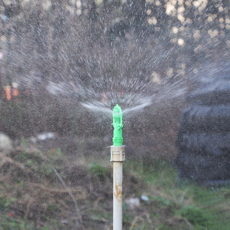 Kaká rociador de distancia media 4 / 6 dividido en un sistema de riego agrícola huerto de villa verde sin impuestos