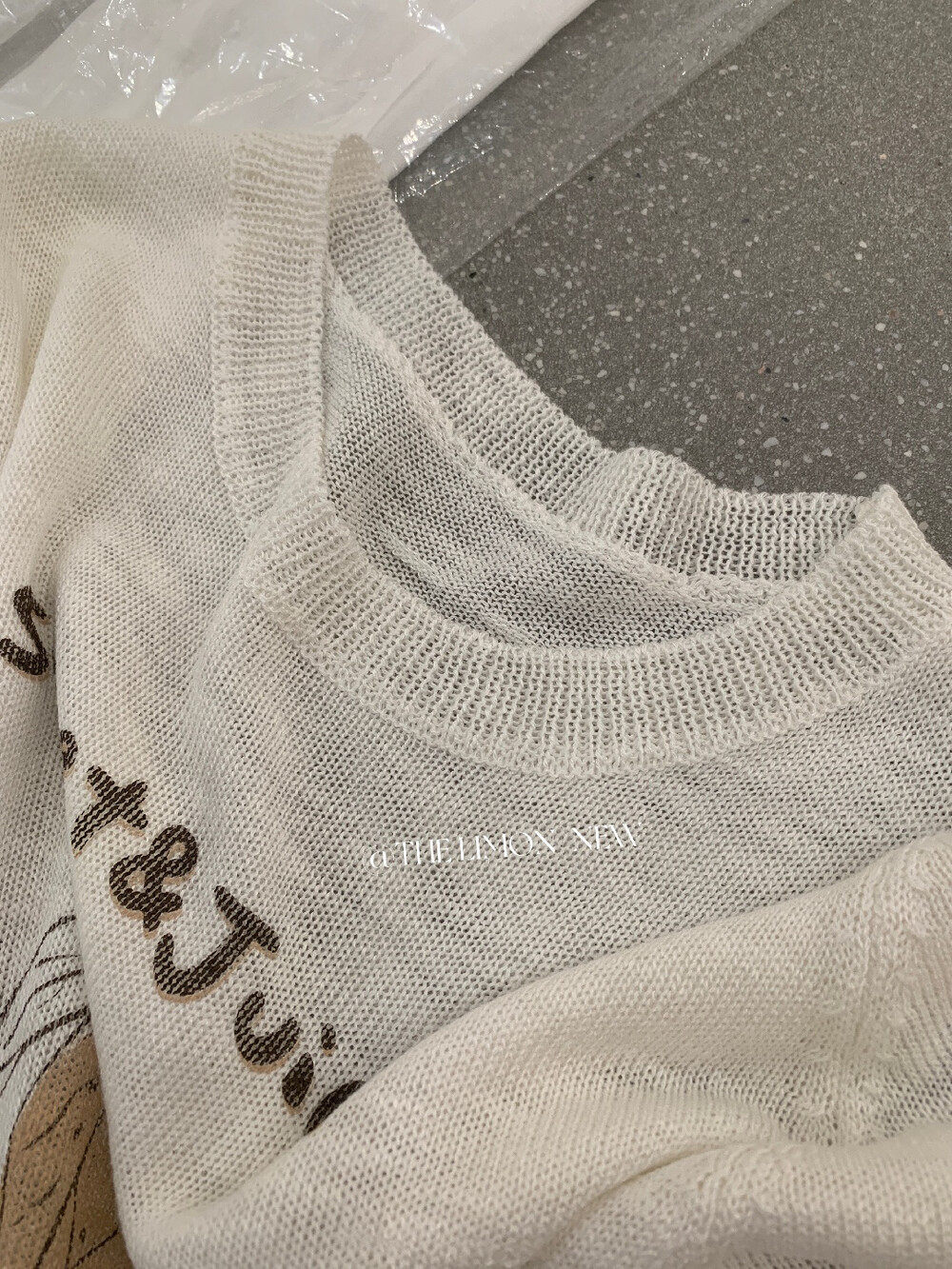 Áo thun nữ cổ tròn tay ngắn họa tiết trái cây chất liệu bamboo linen — màu đen, trắng ngà, màu cam, màu xám chi tiết 21