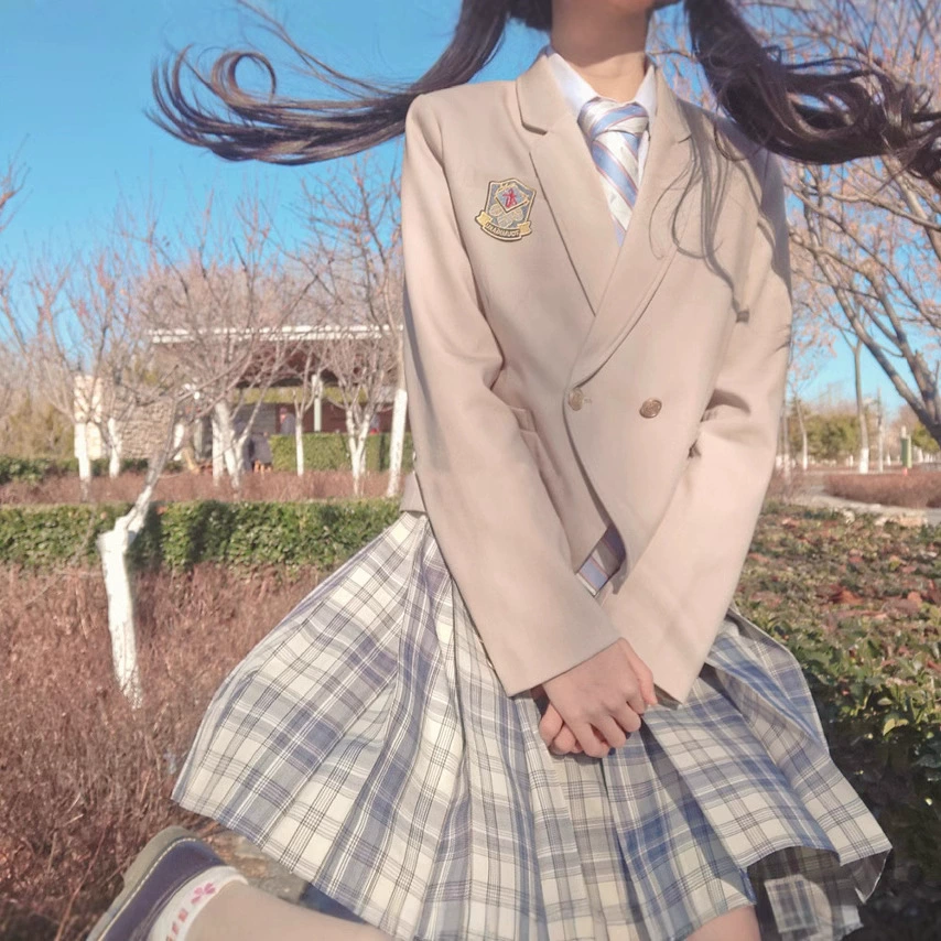 Фабрика Прямая оптовая продажа зимние Исследования Большой оригинальный JK Униформа костюм пальто студент короткий бежевый костюм православный