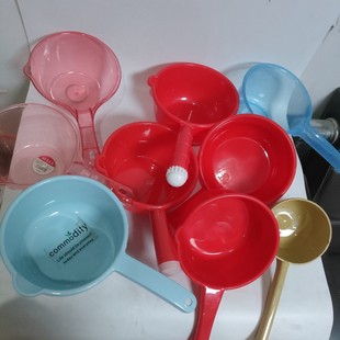 Plastic water ladle water spoon household water ladle kitchen supplies long handle water ladle baby bath ladle water ladle watering flowers and vegetables