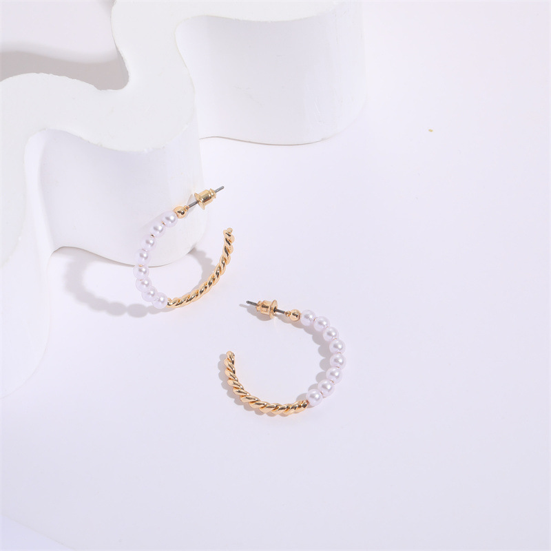 Simple Style C Shape Artificial Pearl Copper Plating Ear Studs 1 Pair