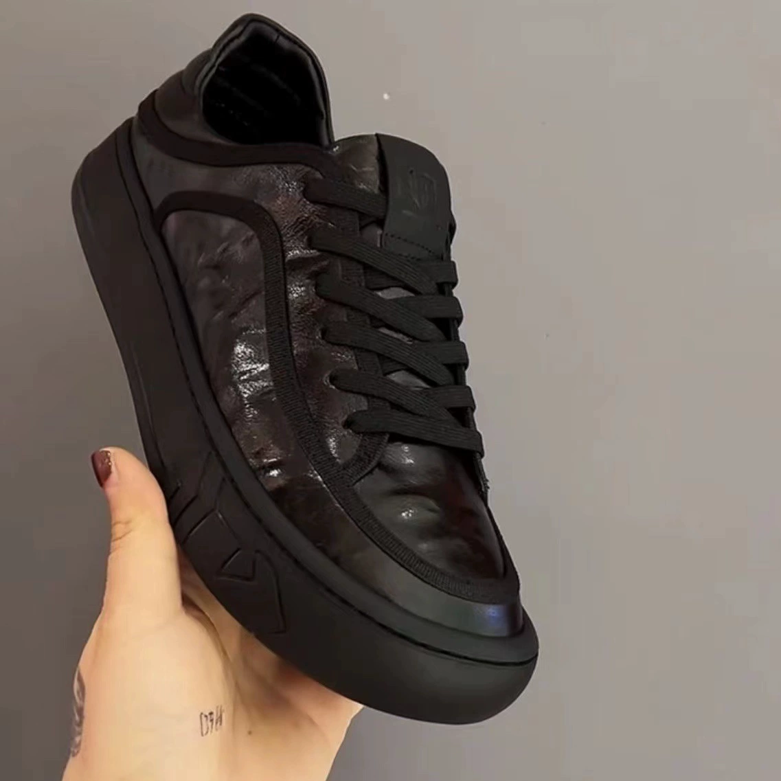 Новая весенняя чистая кожа повседневная