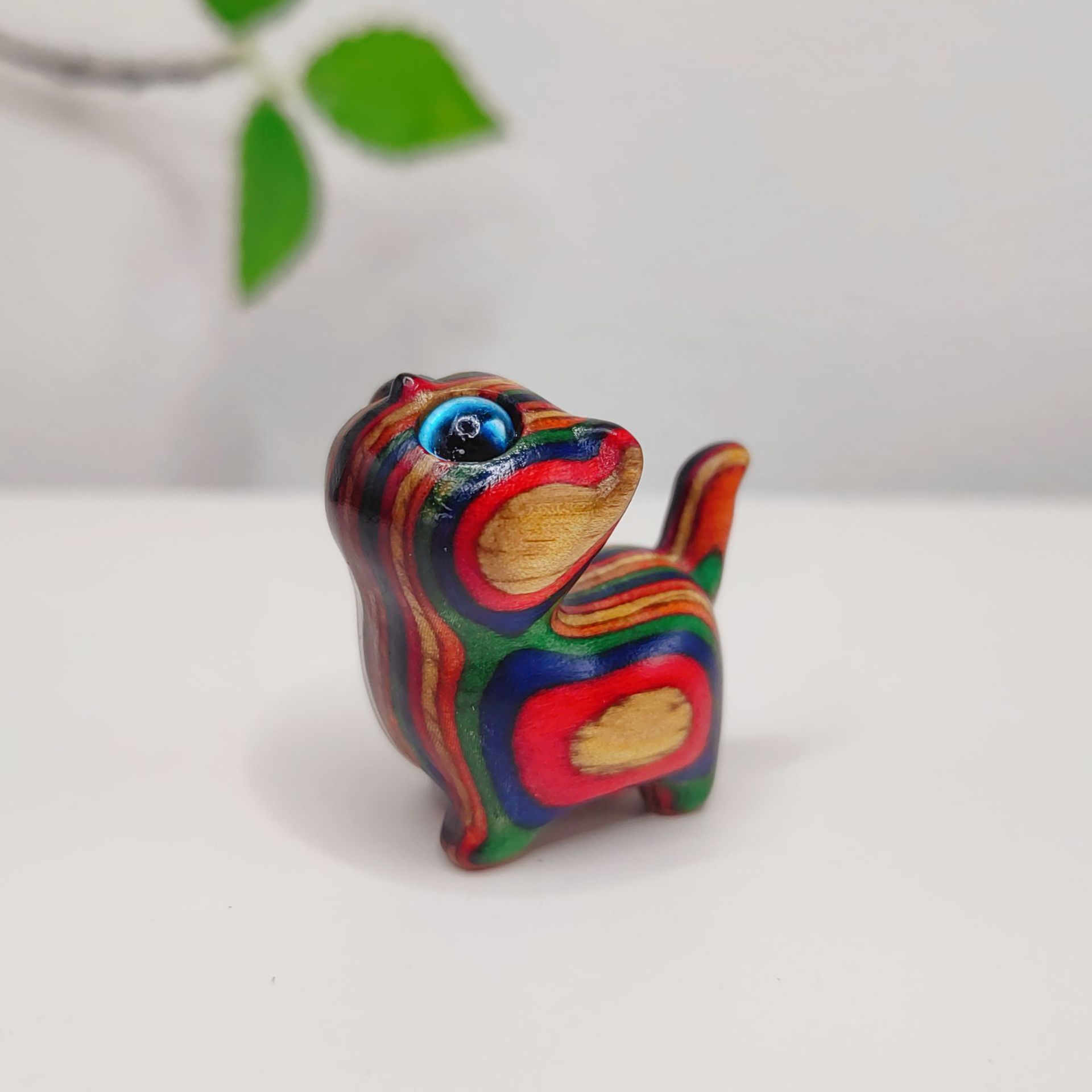 Arco iris gato tallado curioso gato mango adornos adornos de automóviles tallado animal creativo simple regalo de cumpleaños