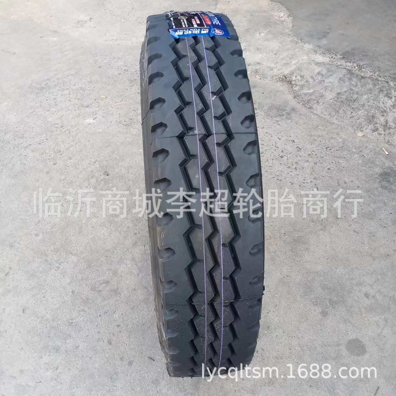 虎运全钢丝载重导向胎11.00R20三线花纹1100-20前四后八渣土车胎