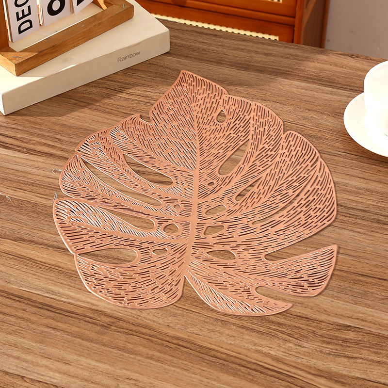 Mantel de PVC en forma de hoja romántica francesa, diseño de hoja creativa, cojín de aislamiento de restaurante de lujo simple y ligero, cojín impermeable