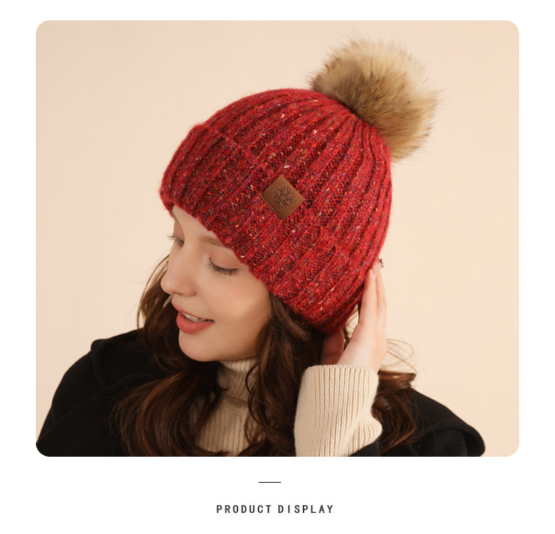 Women's Basic Retro Solid Color Pom Poms Eaveless Wool Cap display picture 1