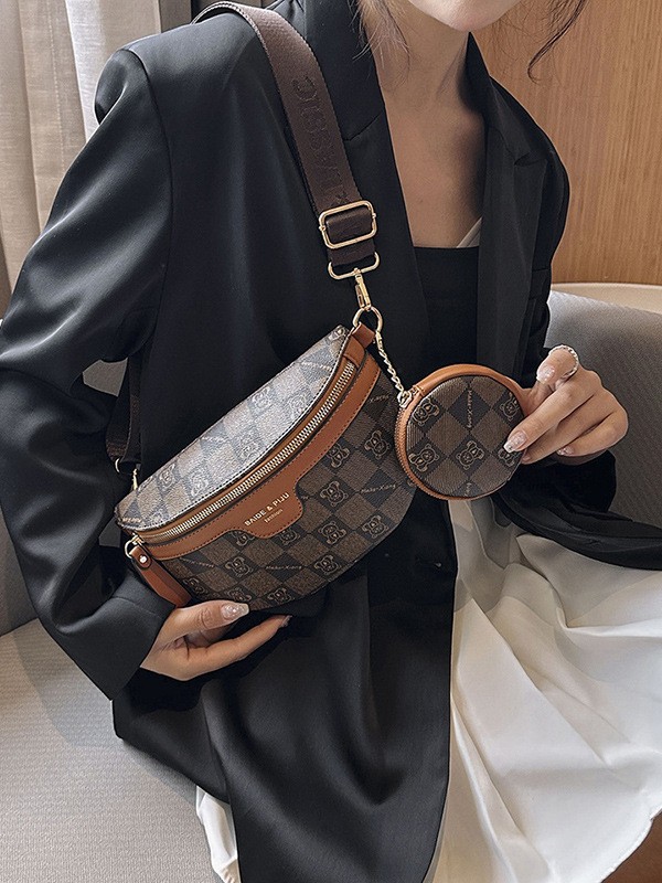 Bolso de moda moda para mujeres 2025, nueva moda, bolso de pecho de letras extranjeras, bolso de hombro casual, bolso pequeño.