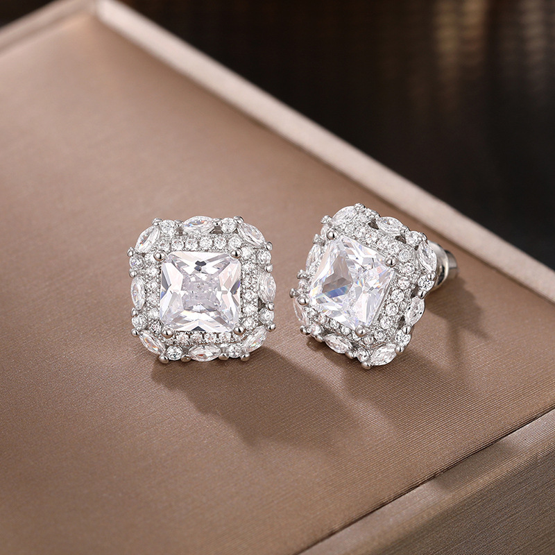 Zircon Crystal Stud Earrings For Men And Women Elegant Style_voghion.com