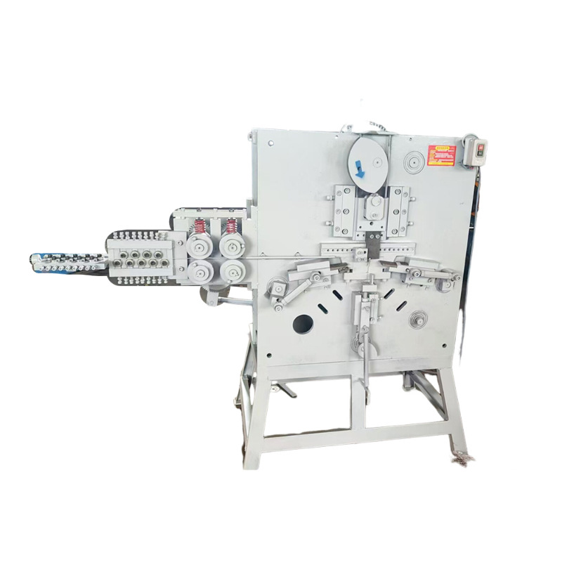 Máquina de alimentación automática y embalaje de hebilla de hierro de metal para equipos de formación de bobina de acero eléctrica y máquina de producción de bloqueo de embalaje