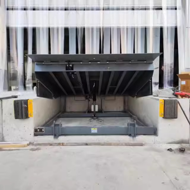 plataforma de carga hidráulica placa de regulación contenedor logística elevador de carga fijo puente de embarque plataforma de descarga personalizada montada en vehículo