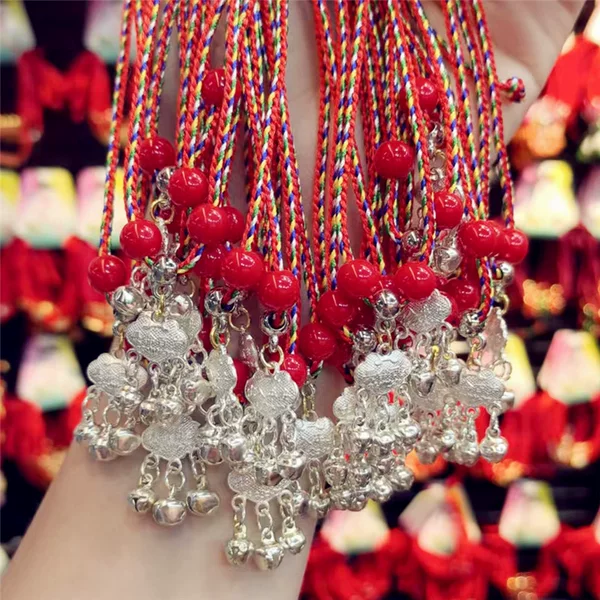 Hand-Woven Red String Bracelet with Ethnic Style for the Dragon Boat Festival, Long-Lasting Good Luck and Safety, Cat Head Pull-Out Bracelet Wholesale